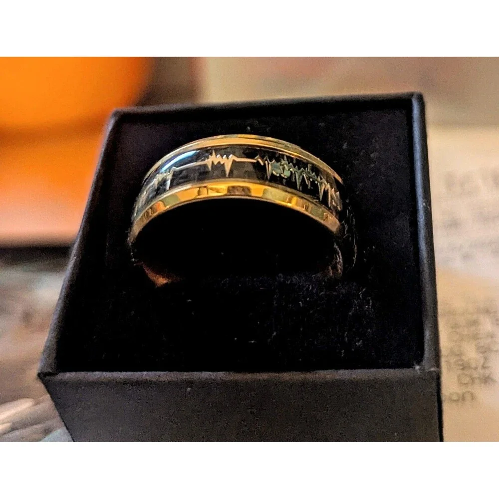 Luxury Carbon Fiber Heartbeat Wedding Band, Stainless Steel Ring US New Sz 10